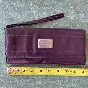 Kenneth Cole Reaction Purple Wallet EUC